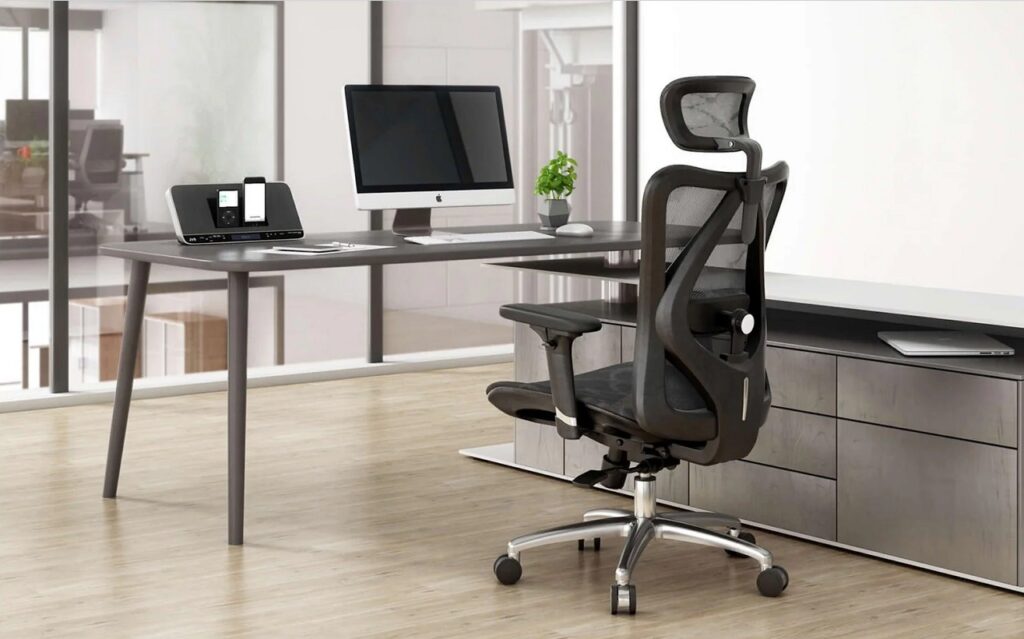 Chair Manufacturers & Dealers in Azad Nagar