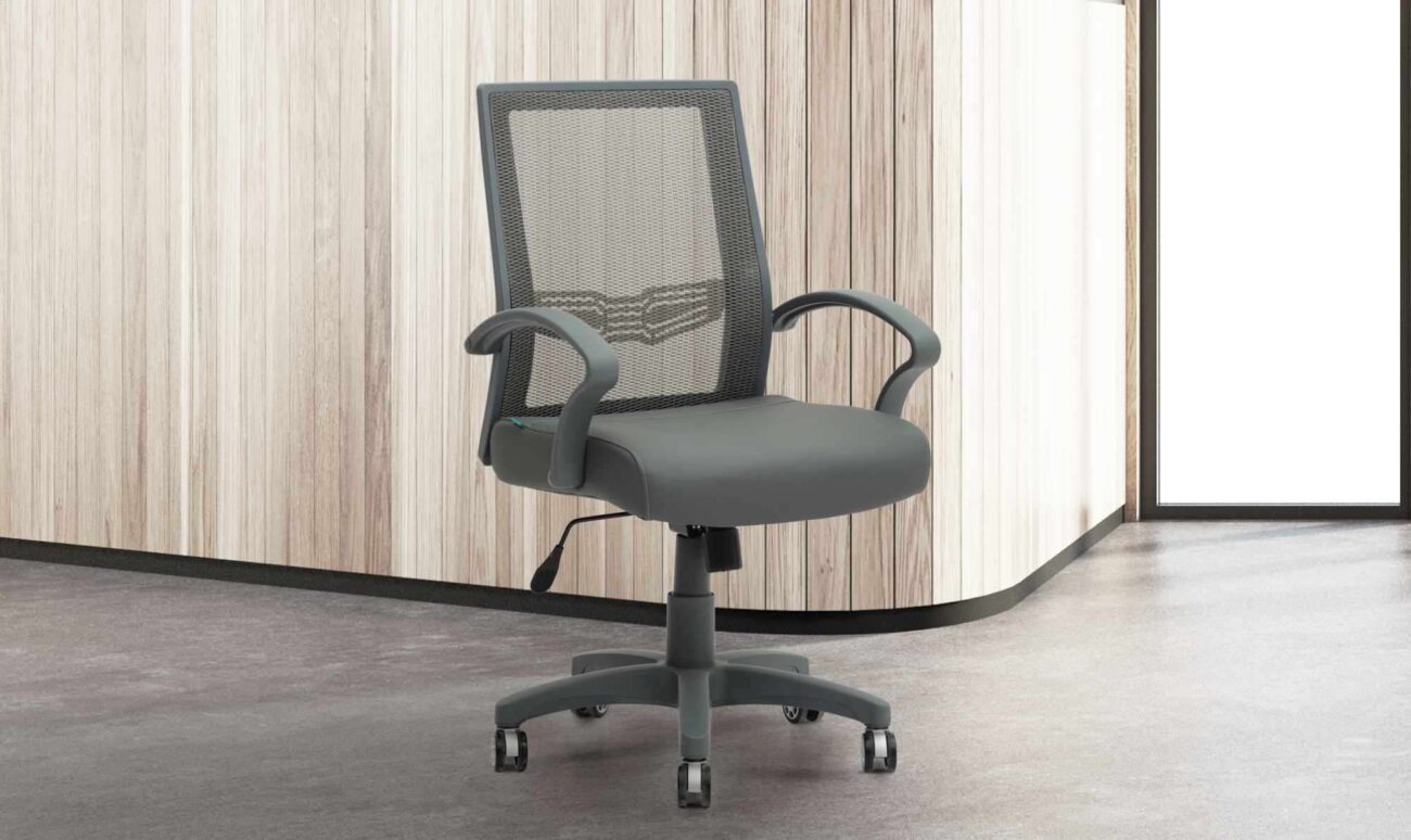 Chair Manufacturers & Dealers in Mundhwa
